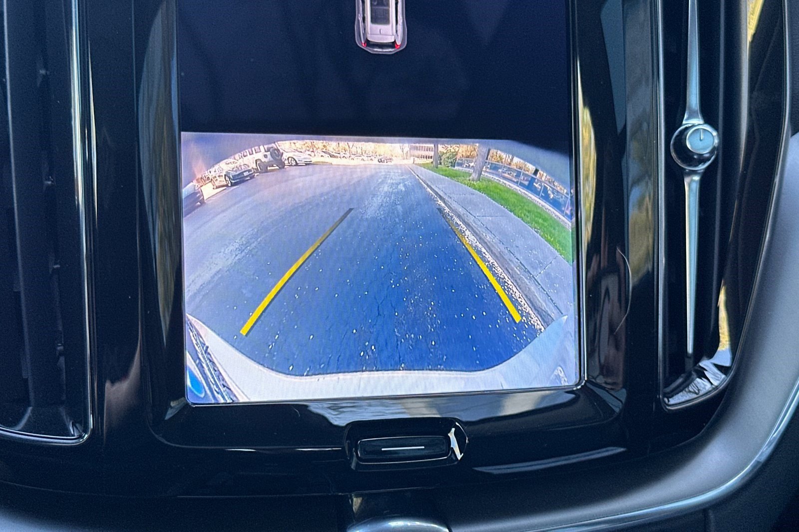 Used 2025 Volvo XC60 B5 Core image 26