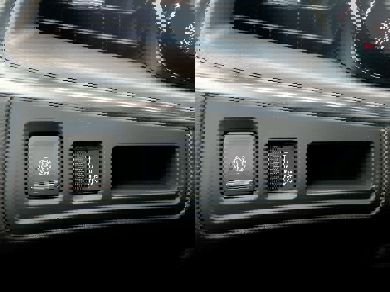 Certified 2024 Cadillac XT5 Luxury w/ LPO, Floor Liner Package image 26