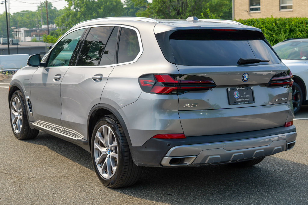 Used 2024 BMW X5 xDrive50e AWD/4WD image 5