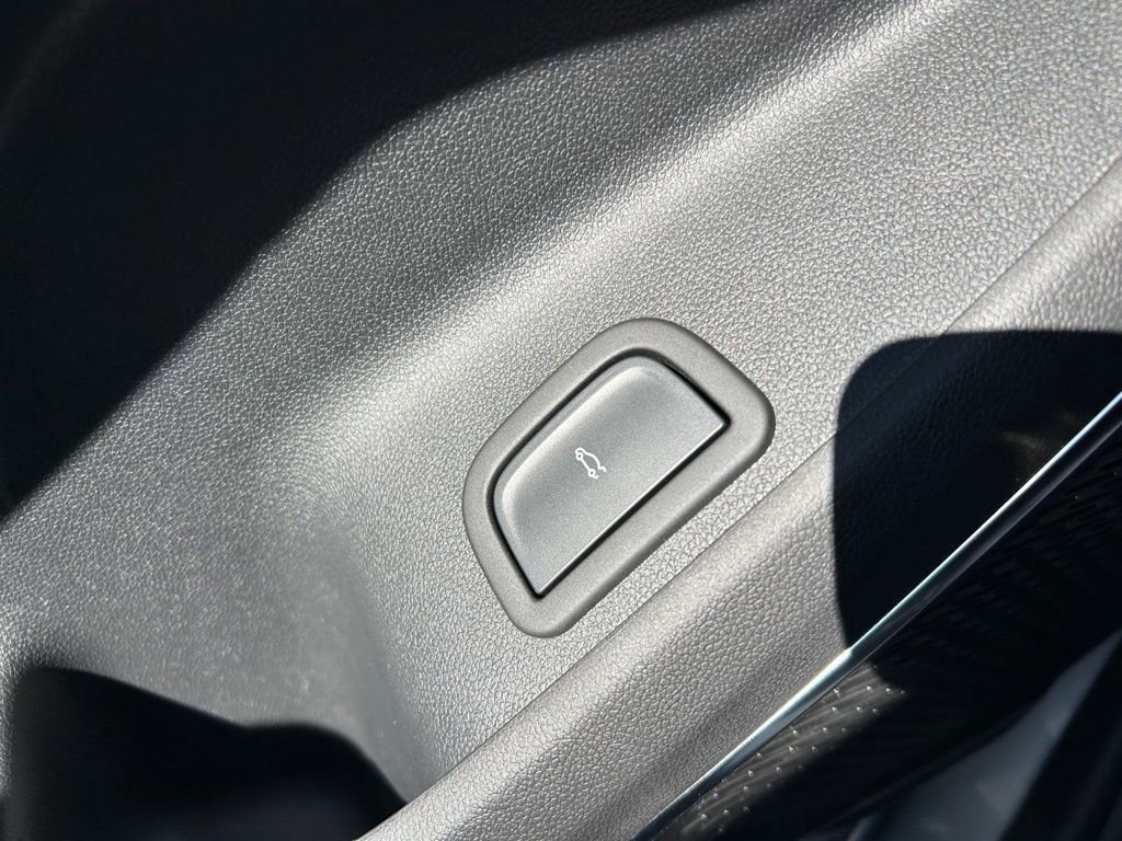 New 2026 GMC Acadia Elevation image 42