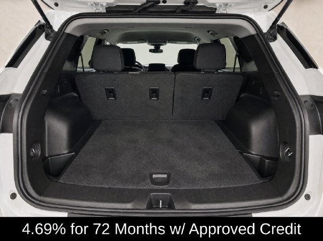 Used 2025 Chevrolet Blazer LT AWD/4WD image 29