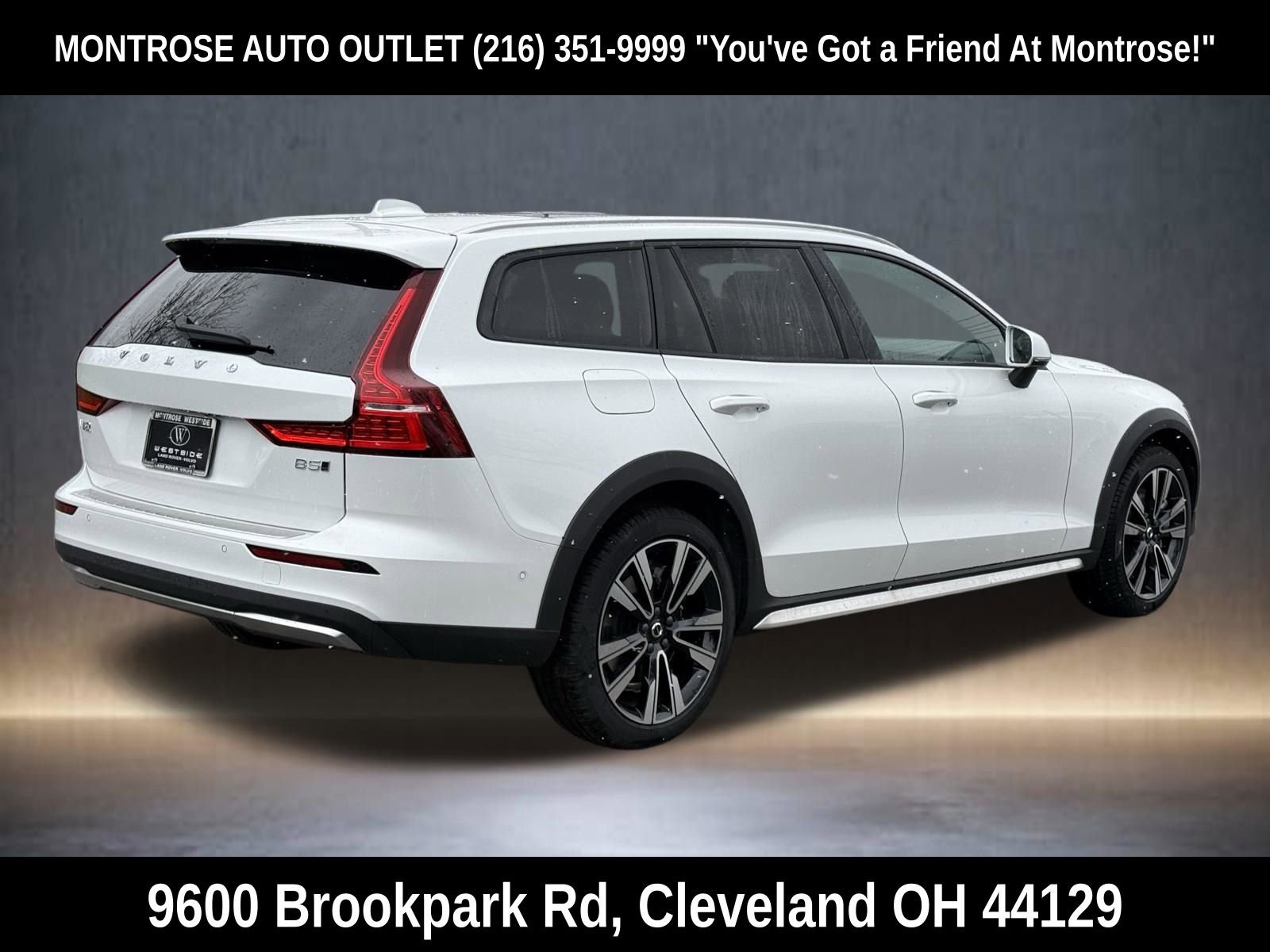 New 2026 Volvo V60 B5 Cross Country Ultra w/ Protection Package Premier image 5