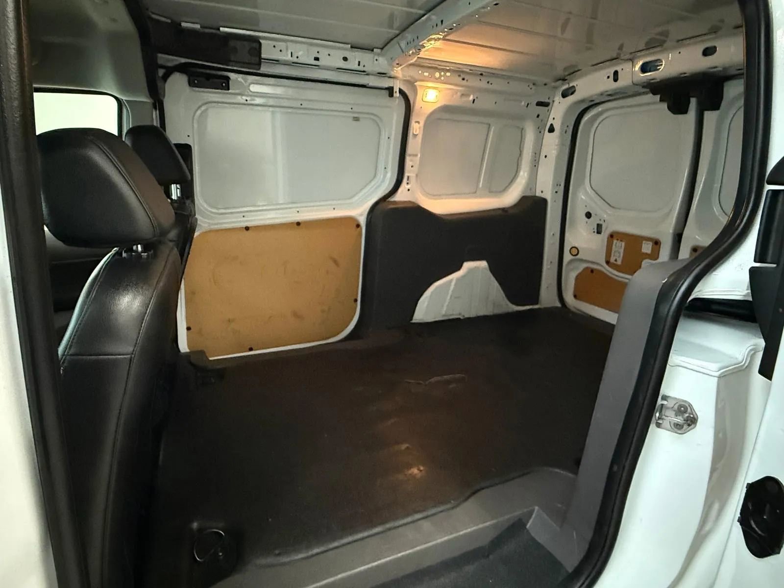 Used 2020 Ford Transit Connect XL image 25