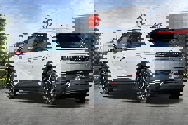 Used 2024 Hyundai Ioniq 5 SE RWD image 6