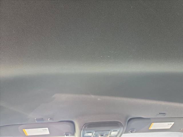 Used 2023 Chevrolet Suburban Premier RWD image 16
