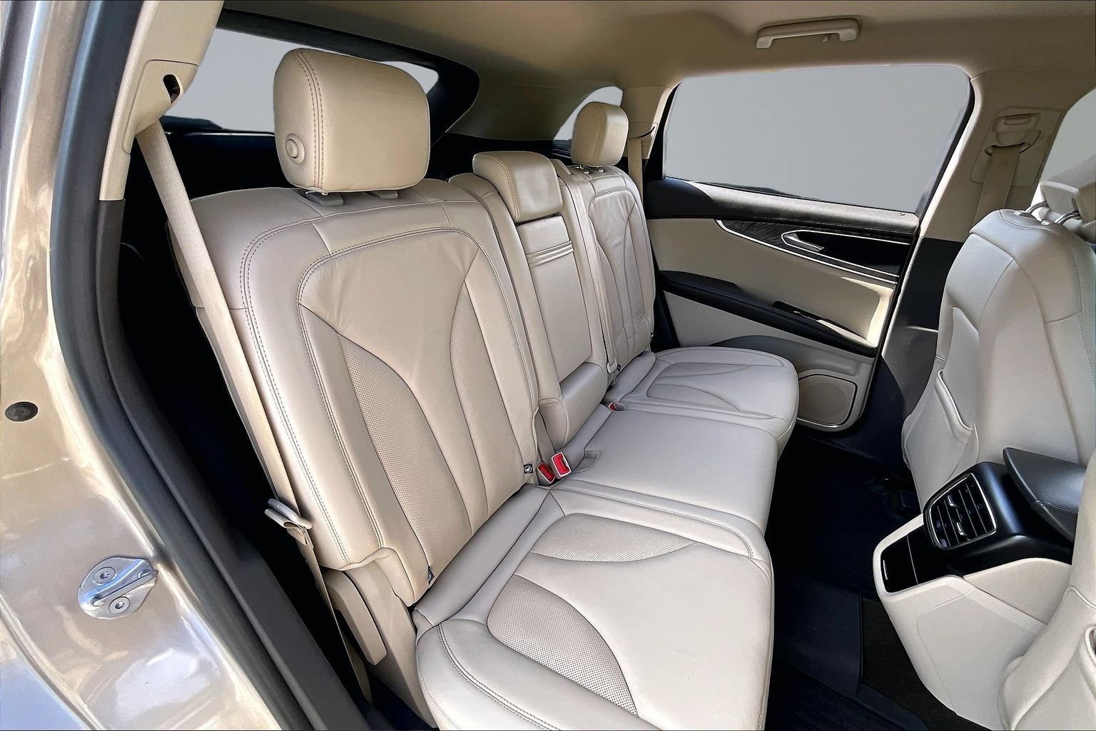 Used 2019 Lincoln Nautilus Select w/ Cargo Utility Package FWD image 27