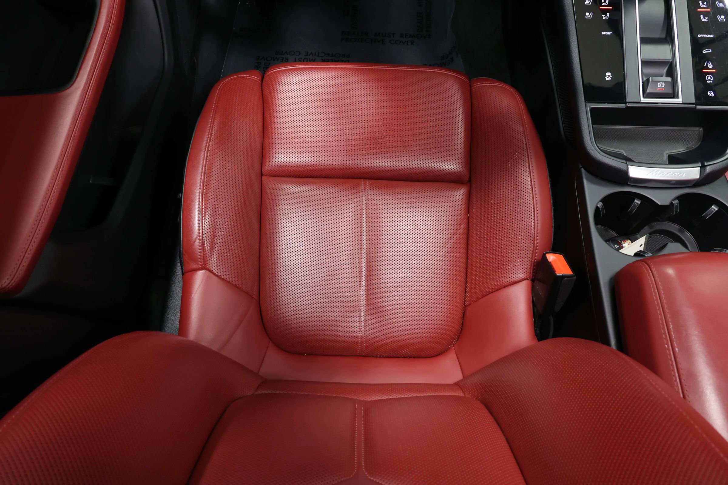 Used 2022 Porsche Macan image 19