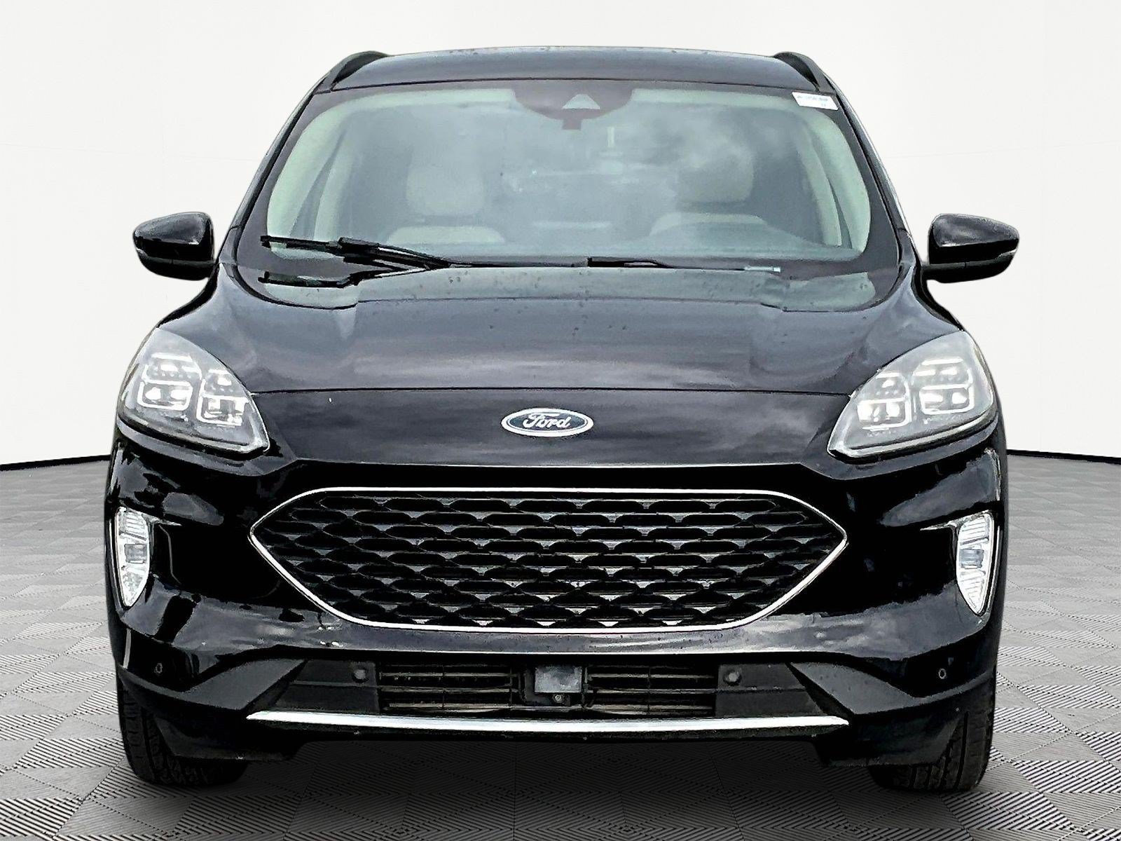 Used 2020 Ford Escape Titanium AWD/4WD image 2