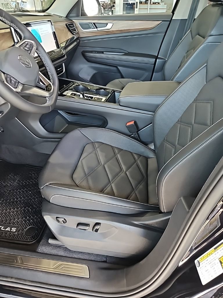 New 2026 Volkswagen Atlas SE image 30