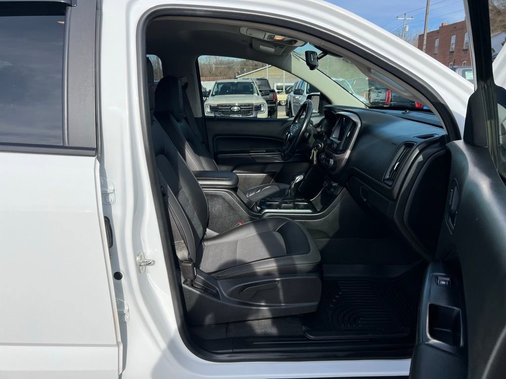 Used 2022 GMC Canyon AT4 image 22