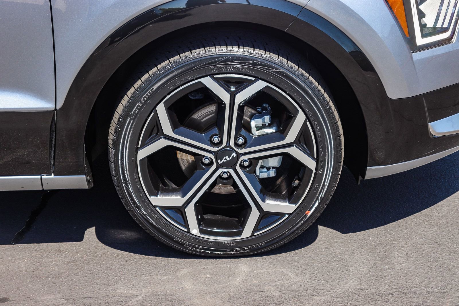Used 2023 Kia Niro EX Touring FWD image 11
