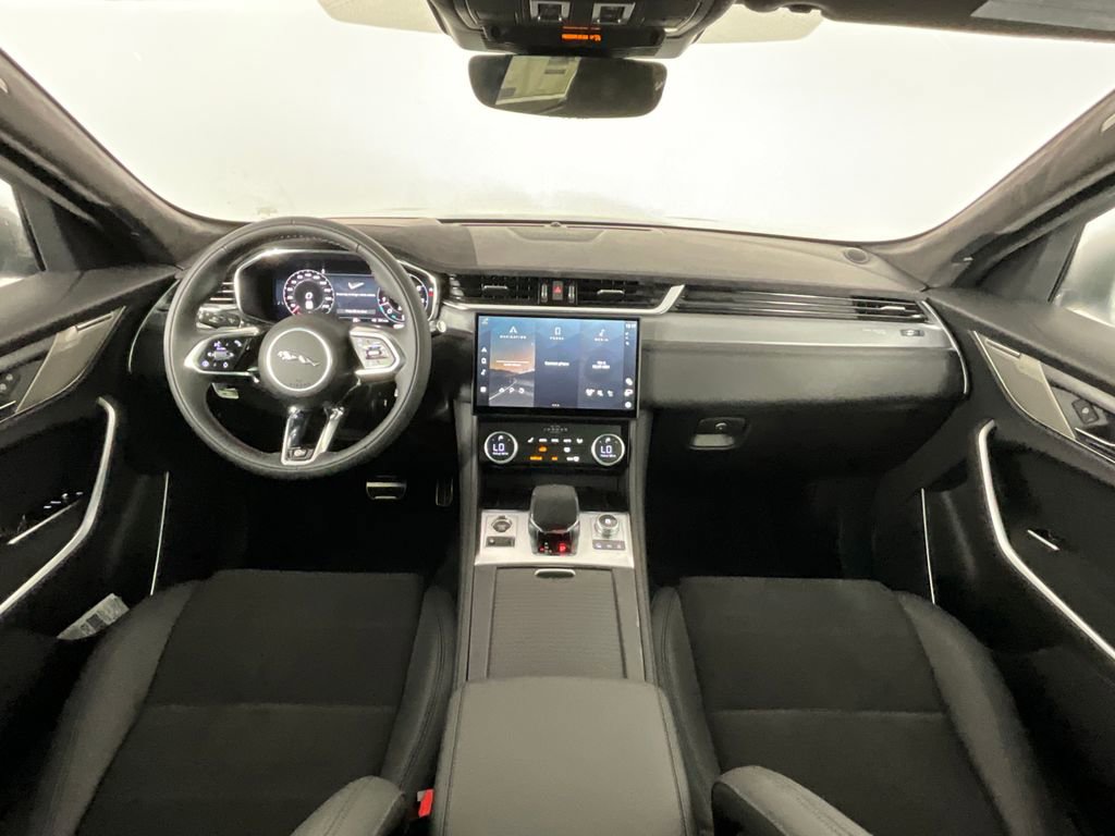 New 2026 Jaguar F-PACE SVR image 4