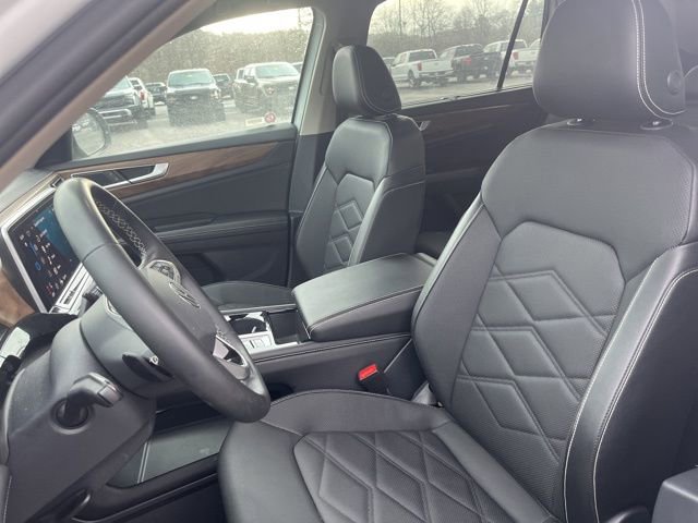 Used 2025 Volkswagen Atlas SE image 12