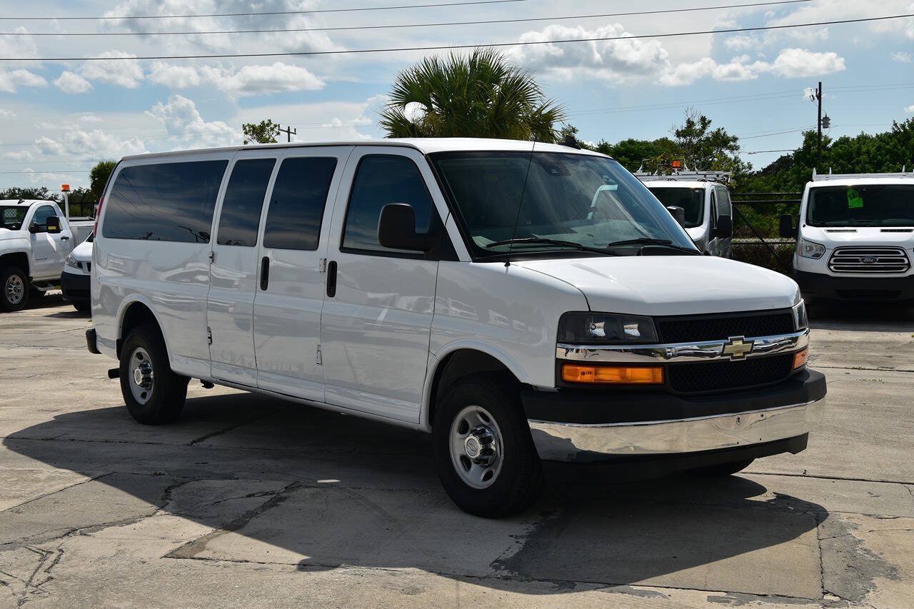 Used 2019 Chevrolet Express 3500 LT w/ LT Preferred Equipment Group RWD image 1