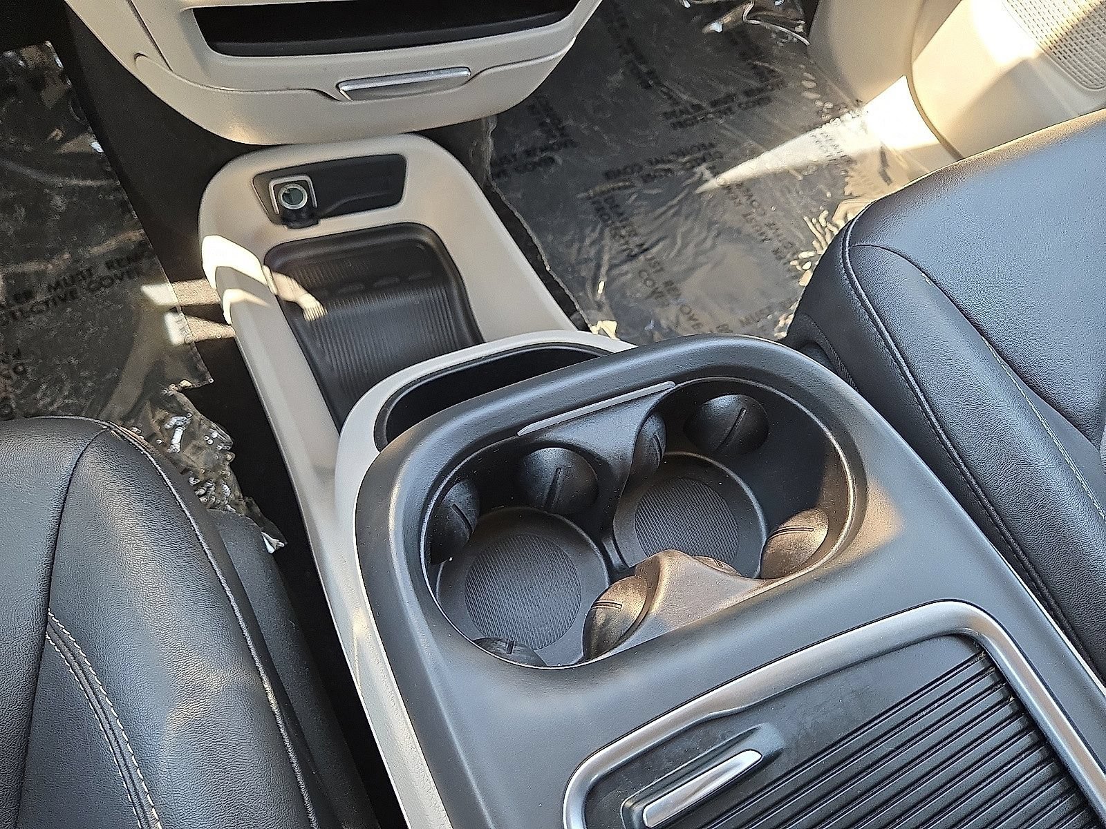 Used 2024 Chrysler Pacifica Limited FWD image 32