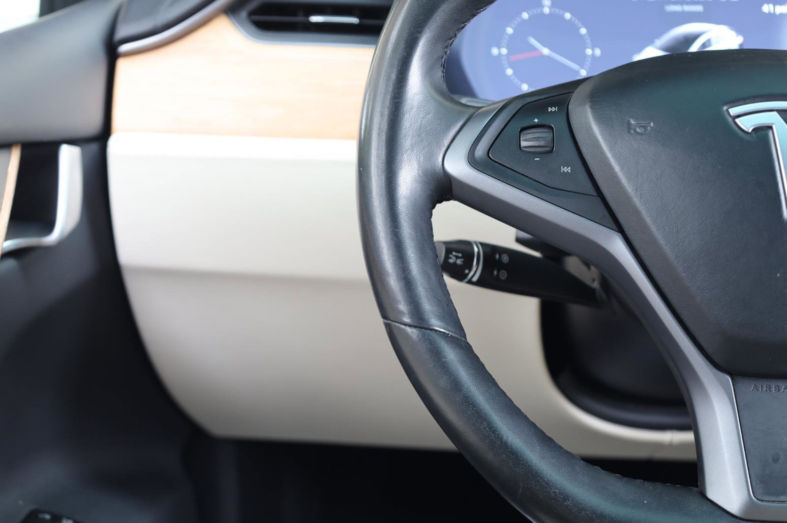 Used 2019 Tesla Model X Long Range AWD/4WD image 32