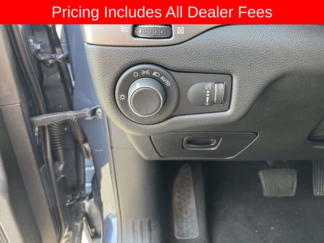 Used 2020 Jeep Cherokee Latitude w/ Cold Weather Group AWD/4WD image 21