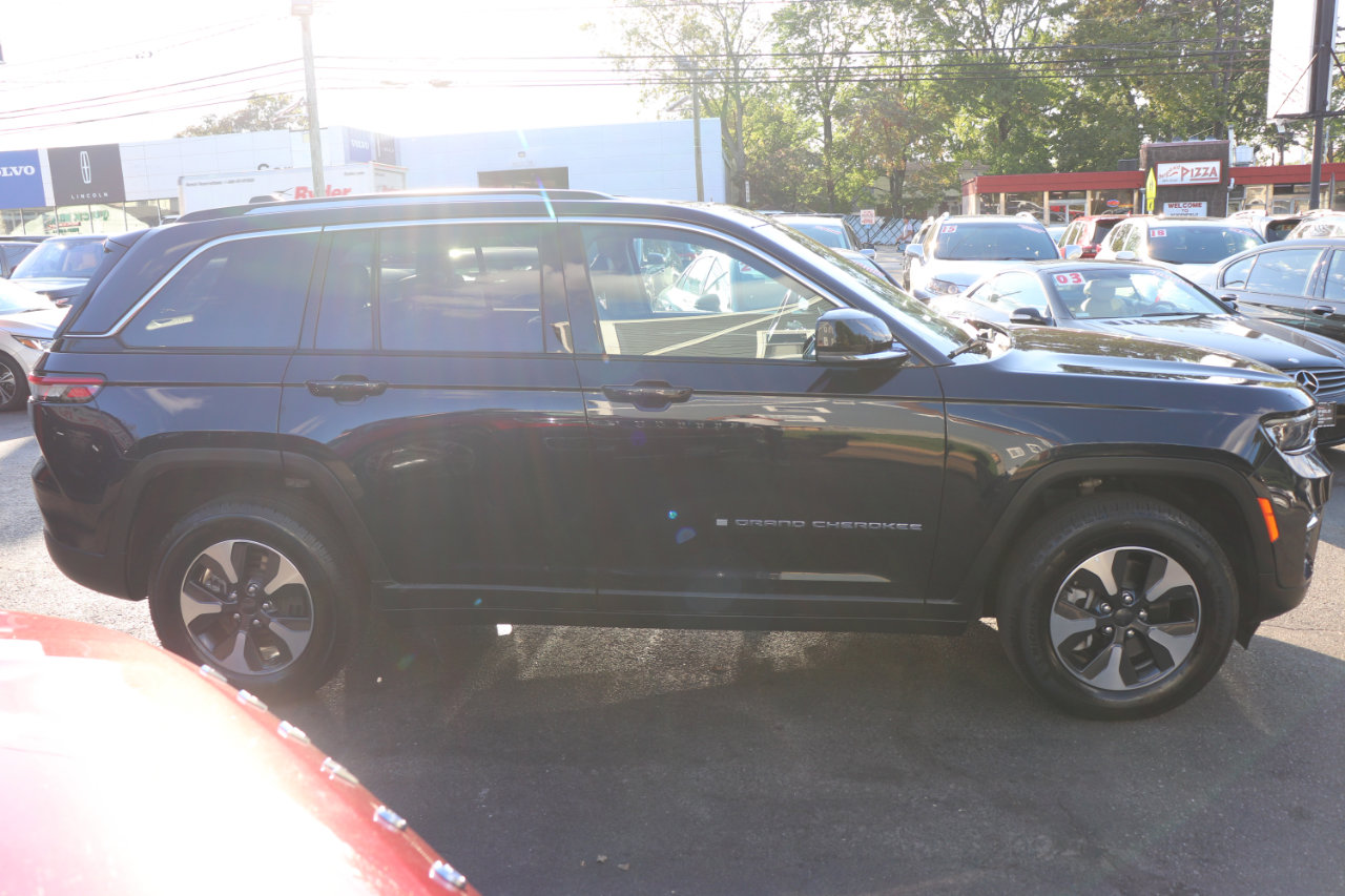 Used 2024 Jeep Grand Cherokee Limited 4xe image 6