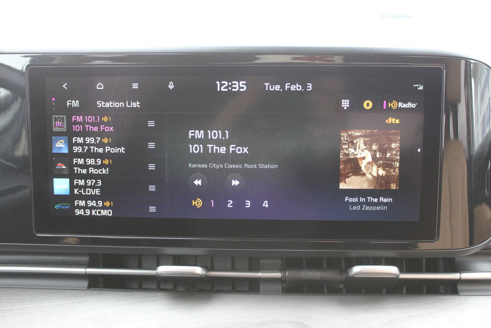 Used 2024 Kia Carnival EX image 38