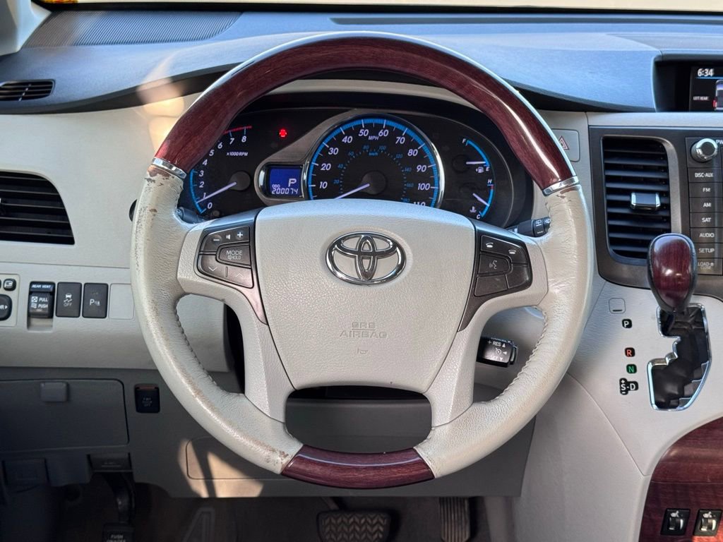 Used 2012 Toyota Sienna Limited w/ Premium Pkg image 7