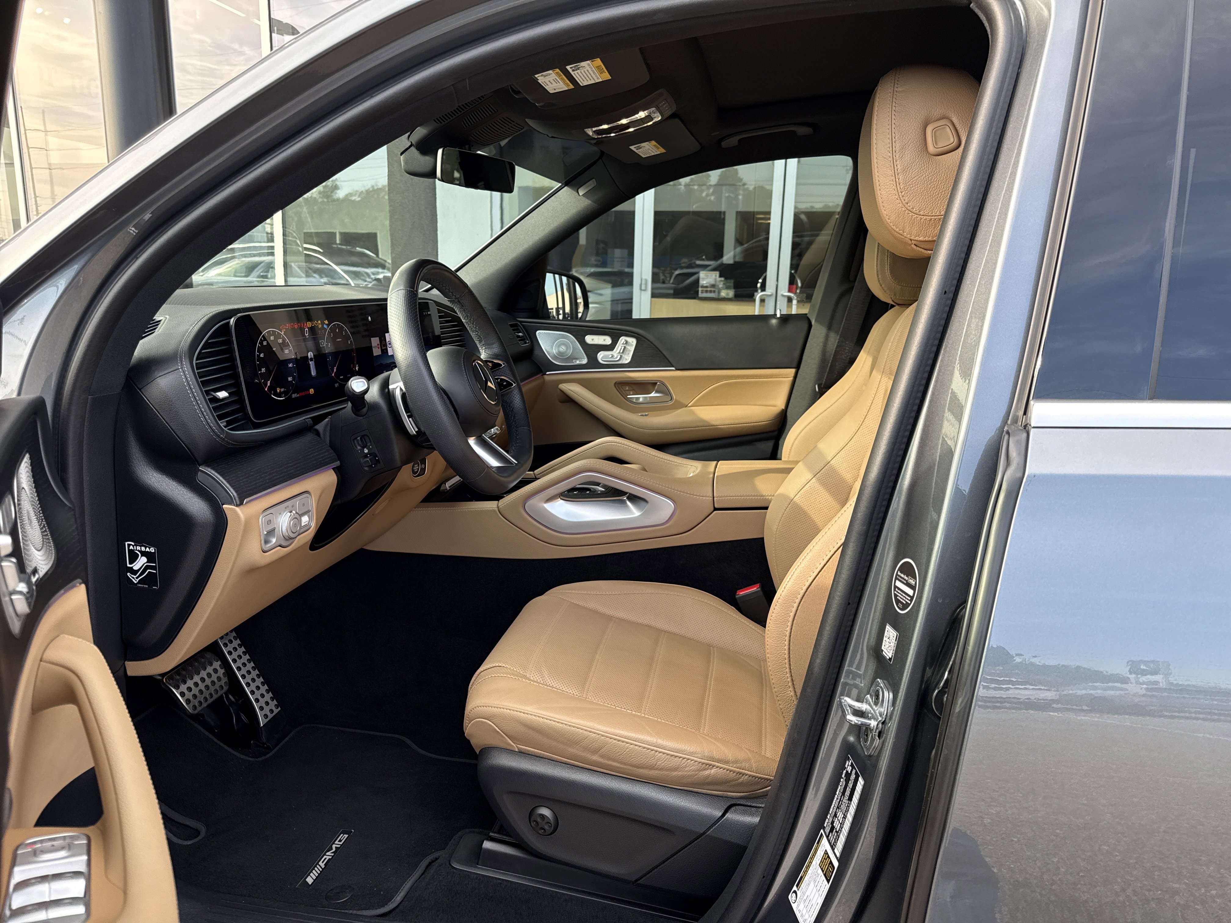 Used 2024 Mercedes-Benz GLS 450 4MATIC image 10