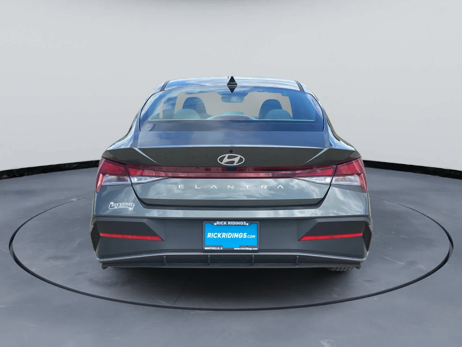 Used 2026 Hyundai Elantra SE FWD image 6