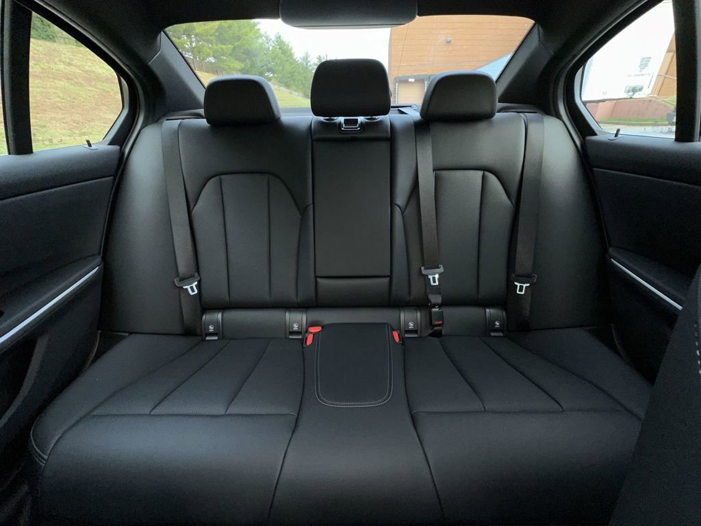Used 2025 BMW 330i xDrive Sedan w/ M Sport Package image 29