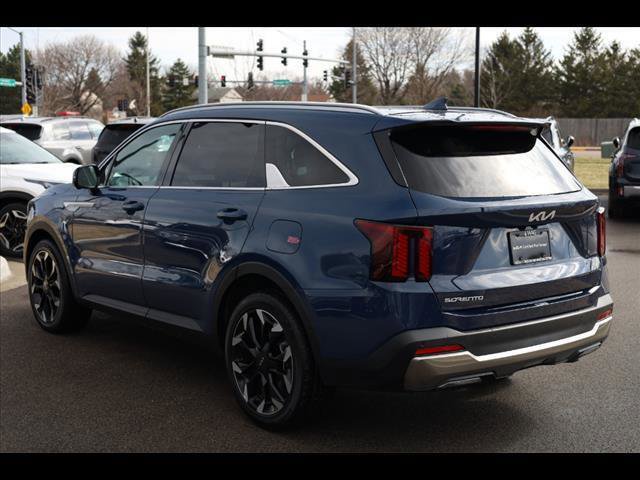 Used 2025 Kia Sorento SX image 4