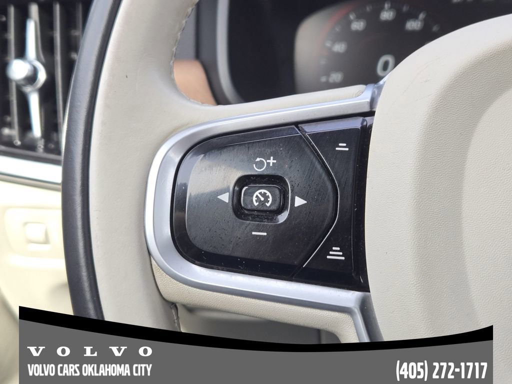 Used 2017 Volvo S90 T6 Inscription w/ Vision Package image 27