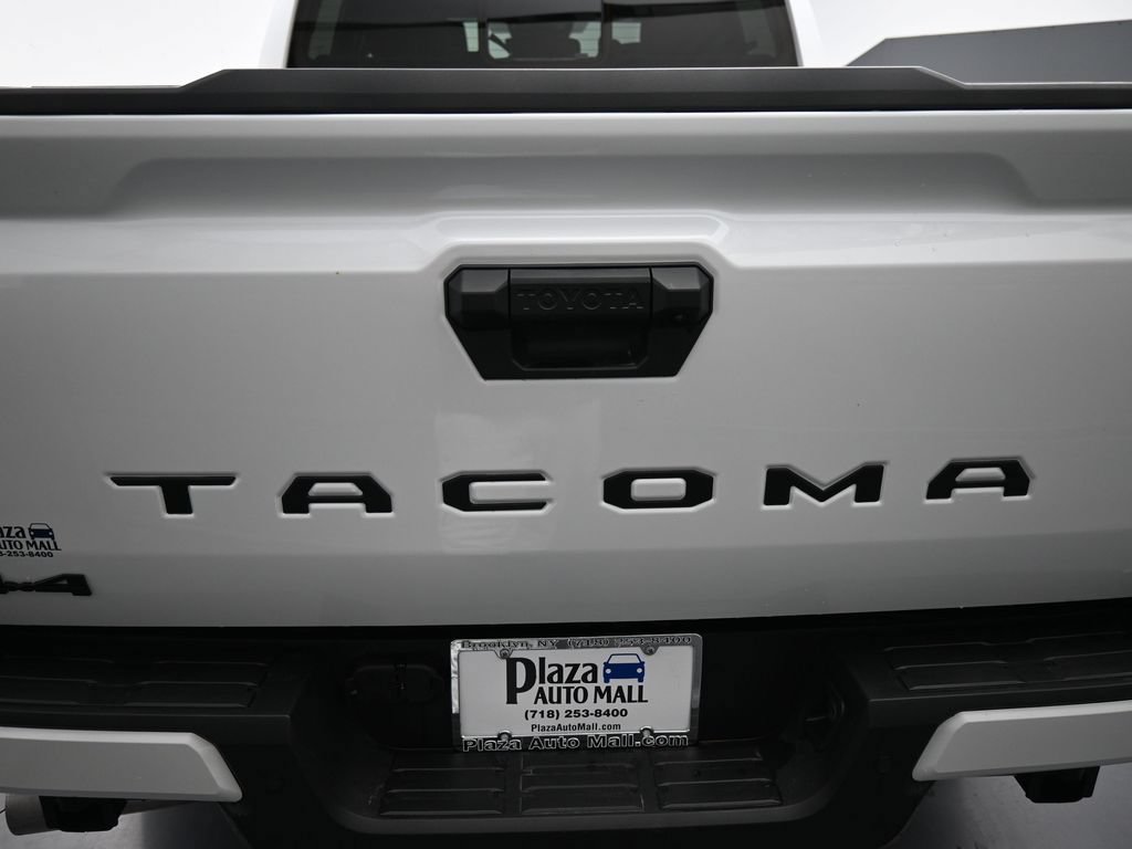 New 2024 Toyota Tacoma TRD Sport w/ TRD Sport Upgrade Package AWD/4WD image 21