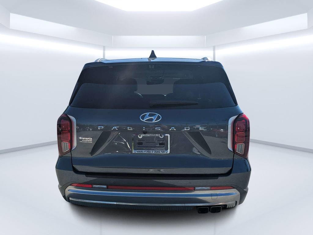 Used 2024 Hyundai Palisade Calligraphy FWD image 4