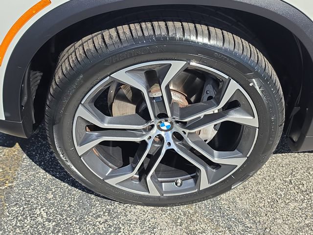 Used 2024 BMW X5 sDrive40i w/ Premium Package image 6