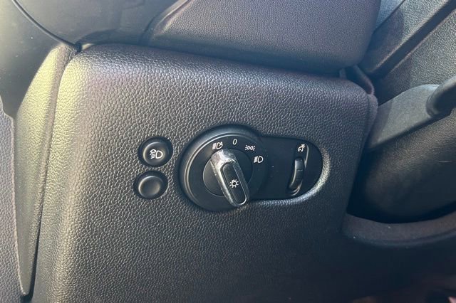 Used 2022 MINI Cooper 4-Door Hardtop image 10