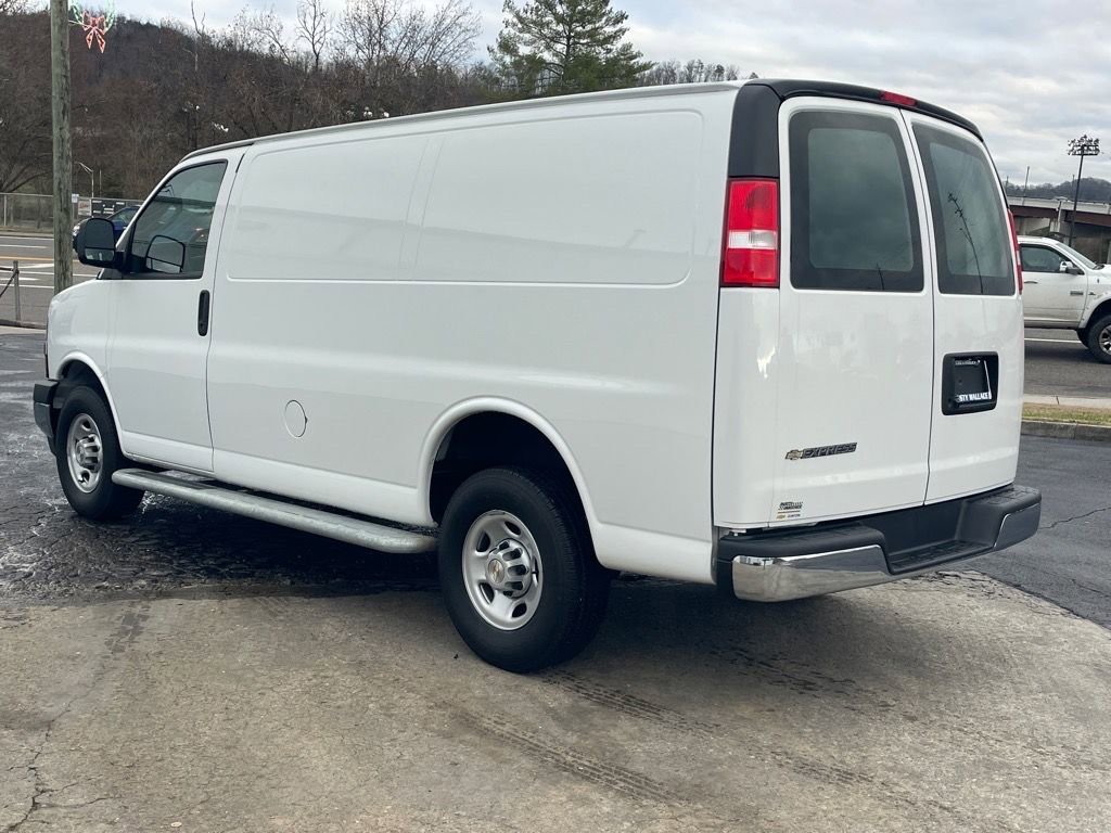 Used 2024 Chevrolet Express 2500 Work Van w/ Driver Convenience Package image 5