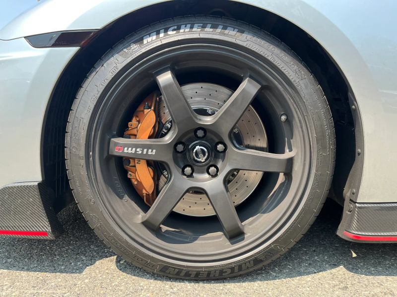 Used 2018 Nissan GT-R NISMO AWD/4WD image 33