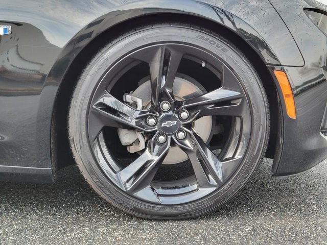 Used 2021 Chevrolet Camaro LT w/ RS Package image 20