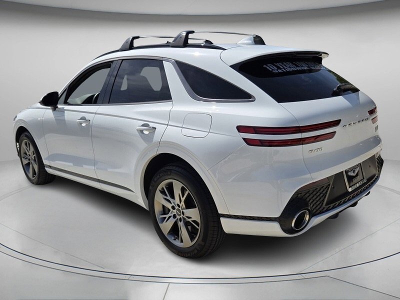 Used 2025 Genesis GV70 3.5T Sport image 8