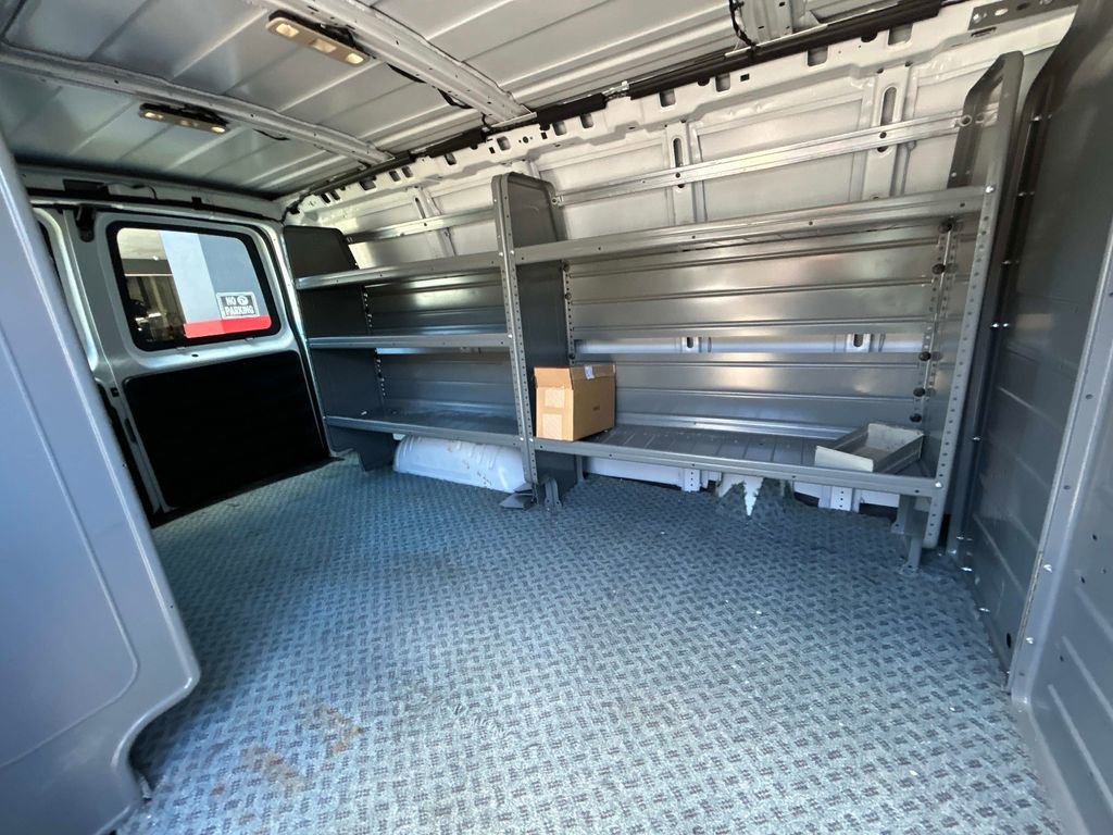 Used 2020 Chevrolet Express 3500 w/ Driver Convenience Package RWD image 15