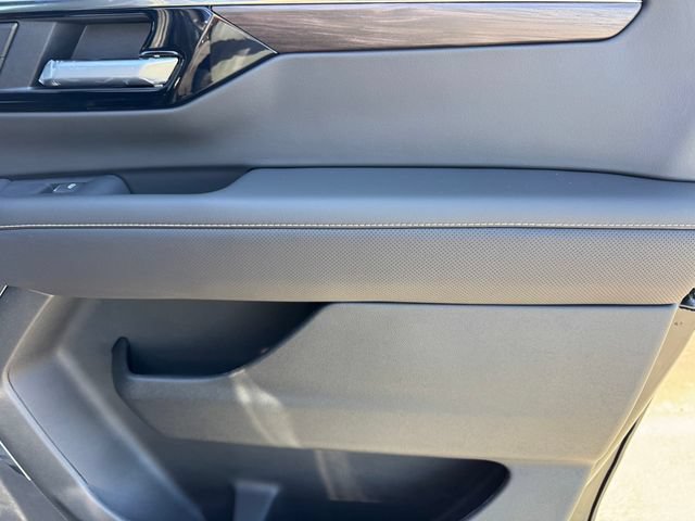 New 2026 Chevrolet Suburban Premier RWD image 10
