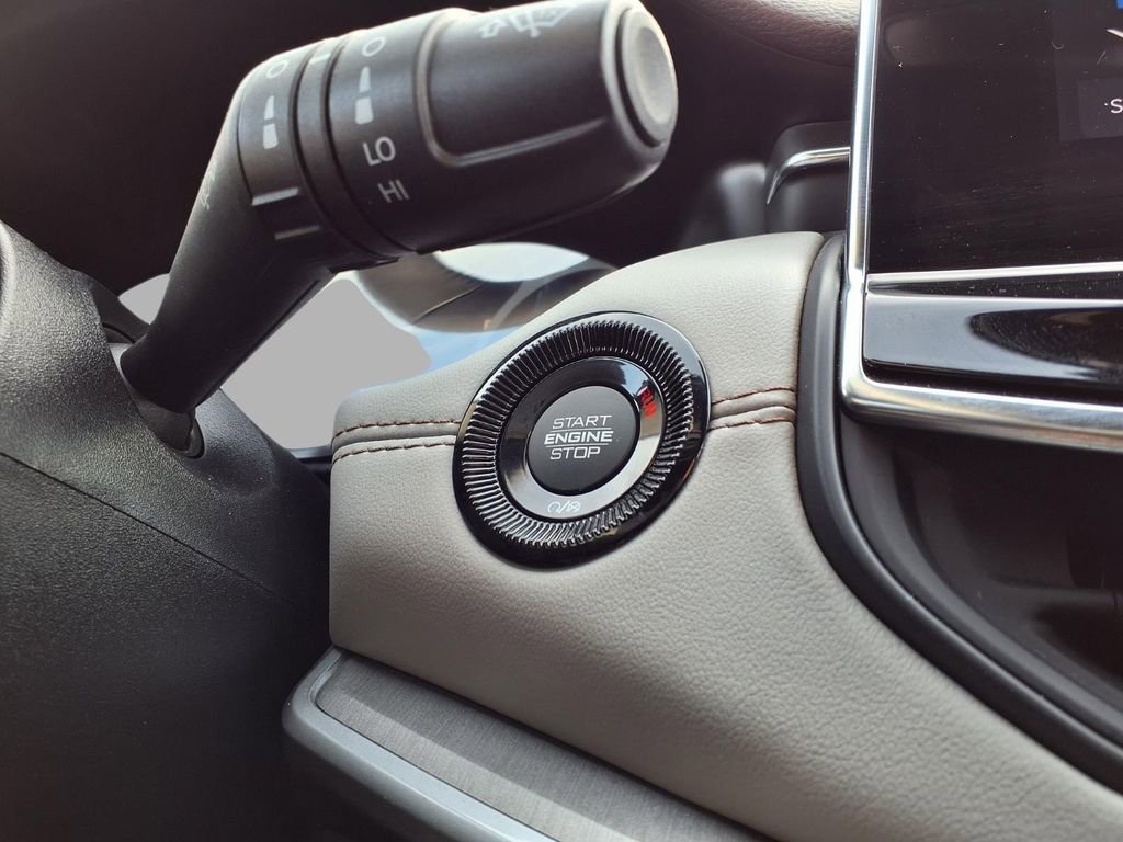 Used 2025 Jeep Compass Limited image 8