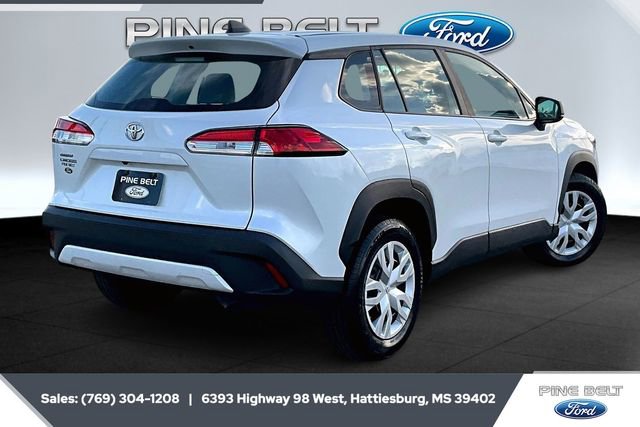 Used 2023 Toyota Corolla Cross L image 11