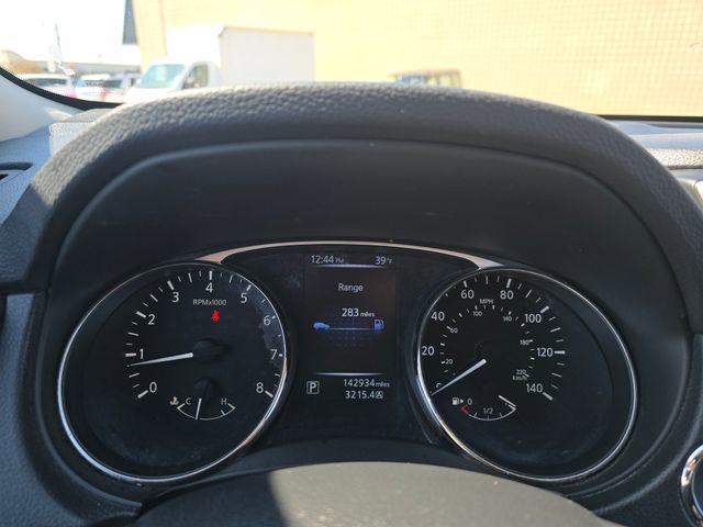 Used 2016 Nissan Rogue SV AWD/4WD image 20
