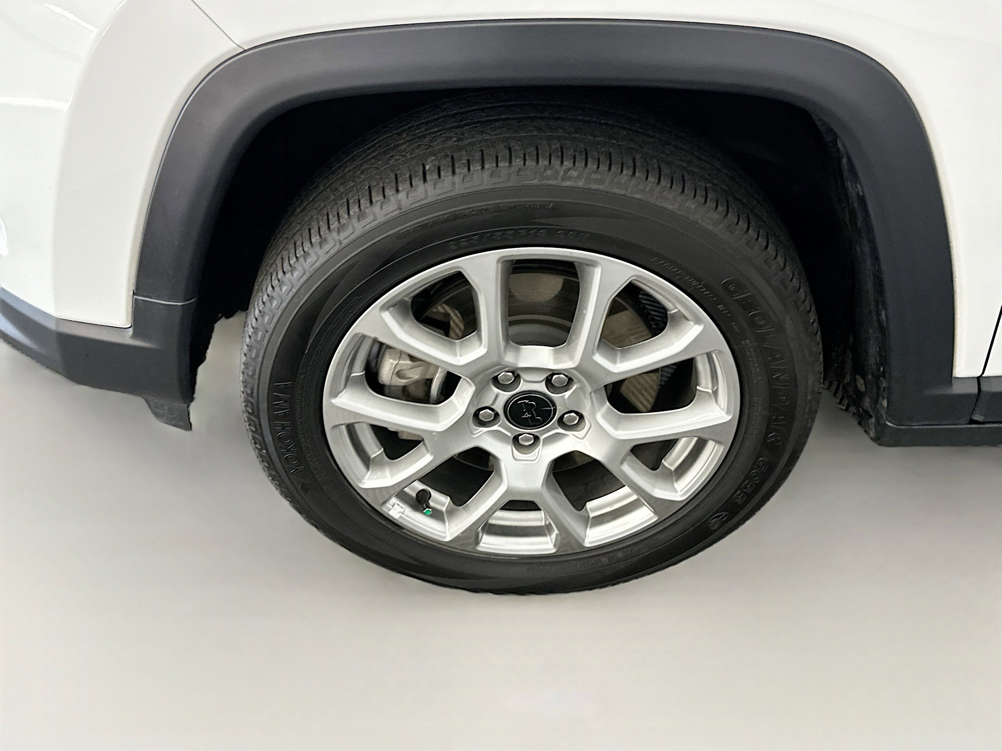 Used 2025 Jeep Compass Limited image 11