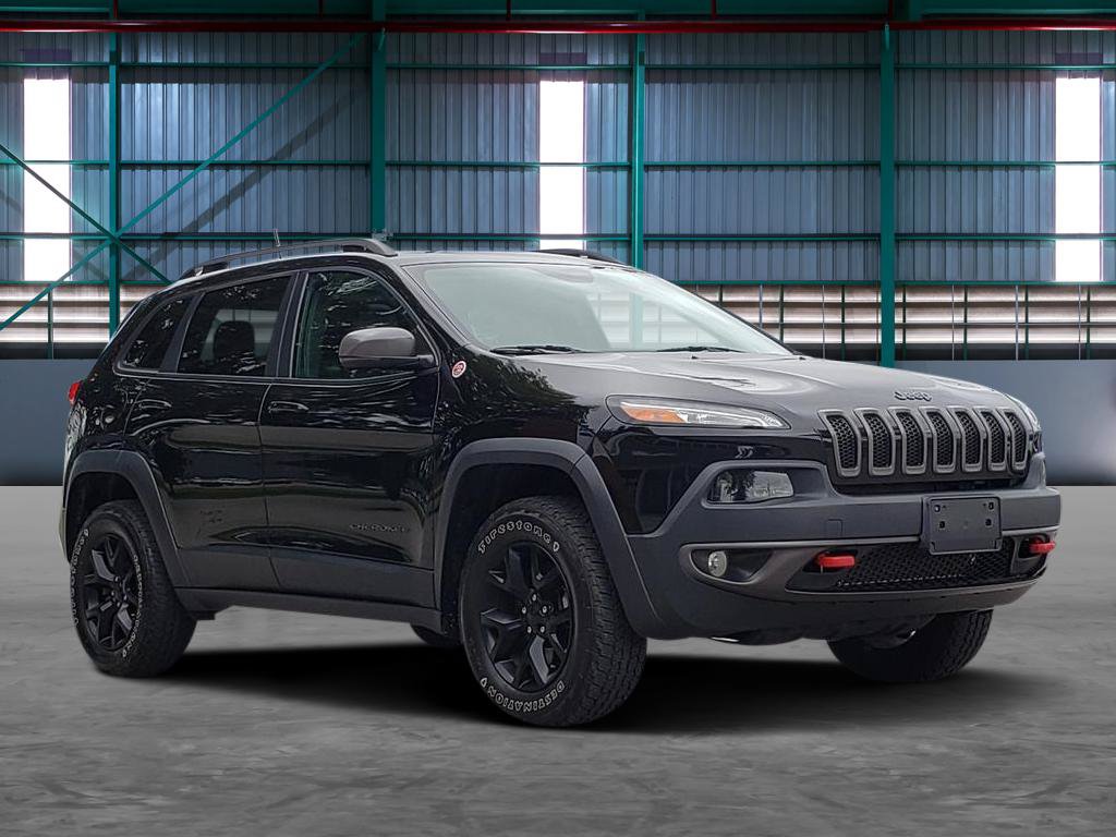Used 2017 Jeep Cherokee Trailhawk AWD/4WD image 6