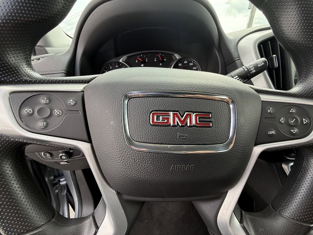 Used 2024 GMC Terrain SLE image 34