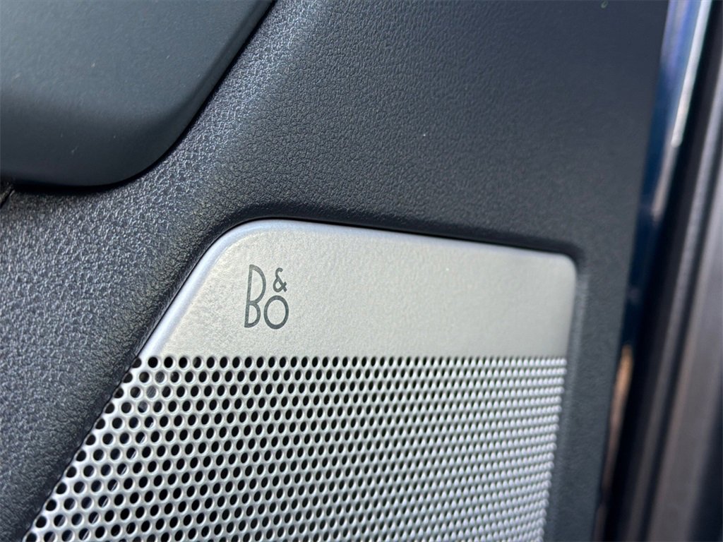 Used 2023 Ford F150 Lightning Lariat image 38