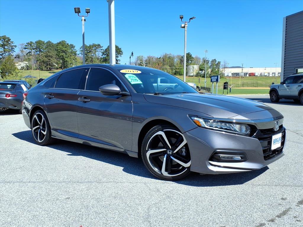 Used 2019 Honda Accord Sport image 3