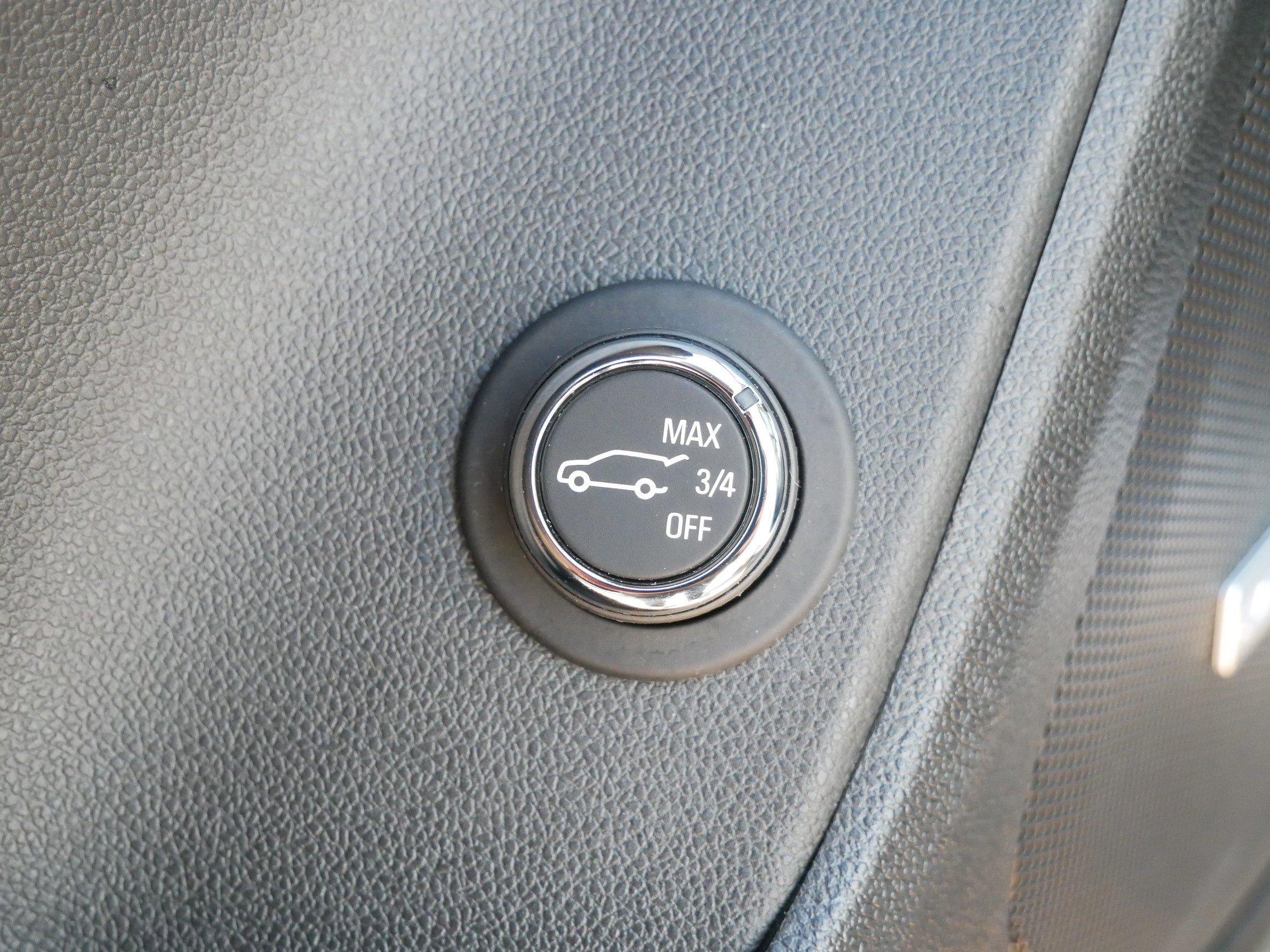 Used 2022 Chevrolet Blazer LT w/ Sound & Technology Package image 15