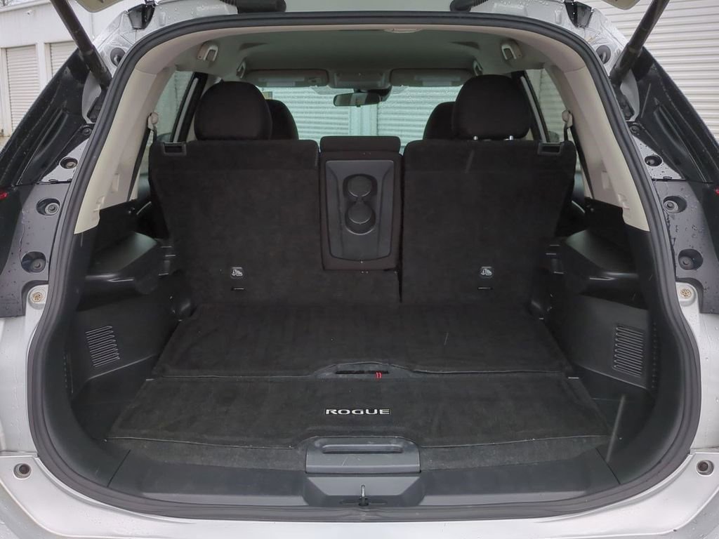 Used 2019 Nissan Rogue SV image 13