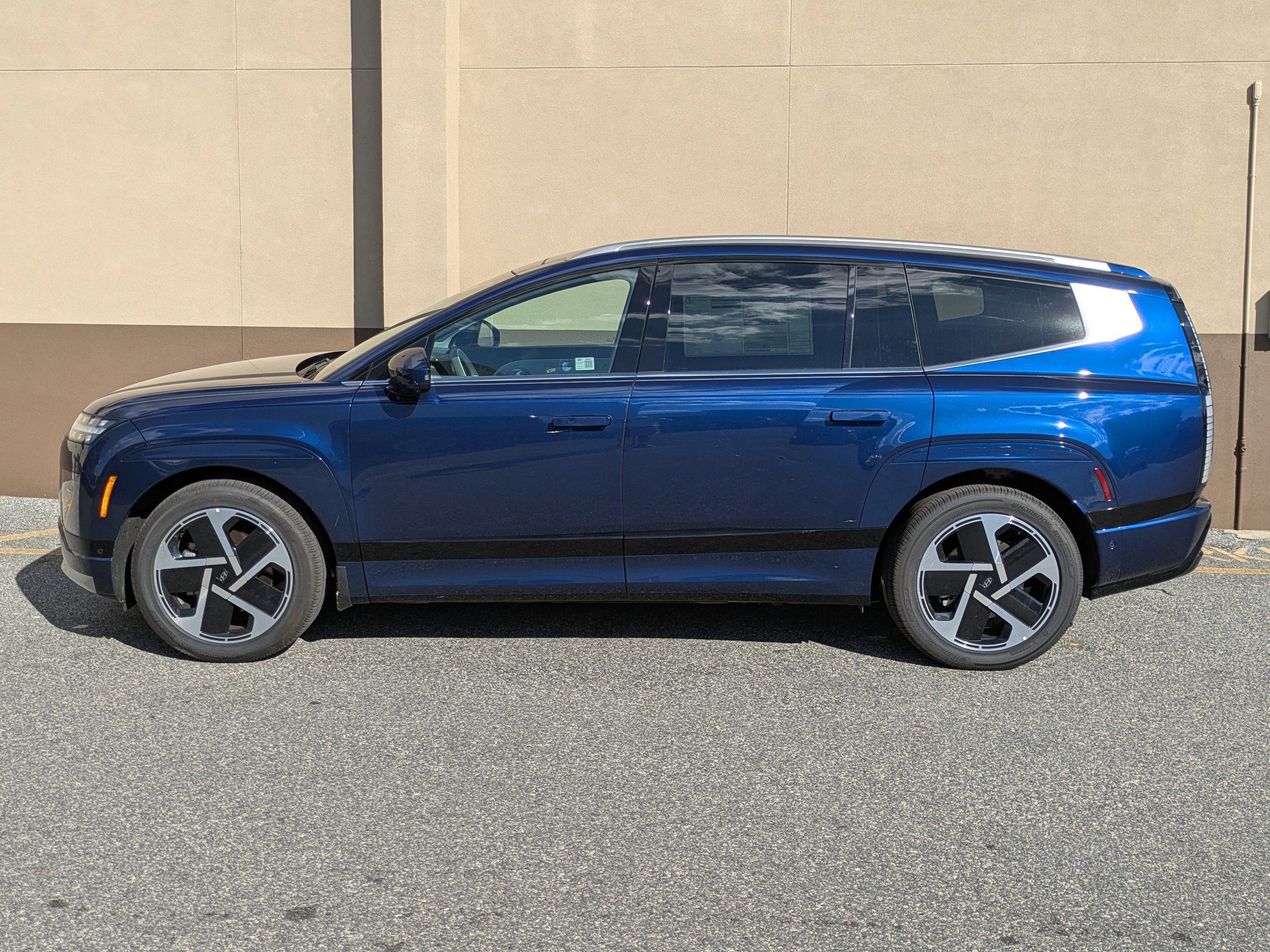 New 2026 Hyundai Ioniq 9 Calligraphy image 9